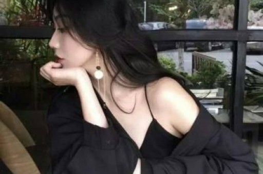 68岁天后现状：被母亲毁掉一生？终生未婚、没性没爱、流落街头？